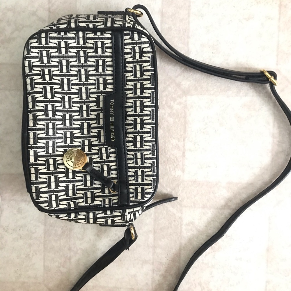 Tommy Hilfiger Crossbody Bag